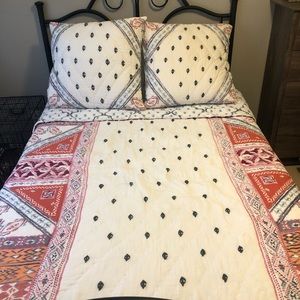 Anthropologie Cazorla quilt and shams